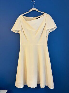 NWT Tahari Arthur S. Levine REENA Vanilla $129 Solid Short Sleeve Dress 8P
